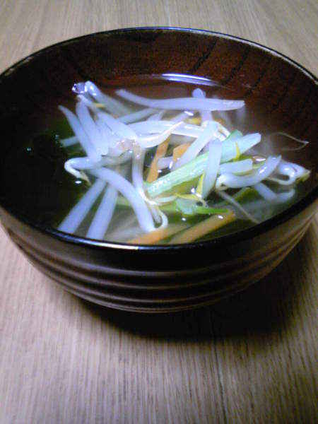 もやしわかめスープ