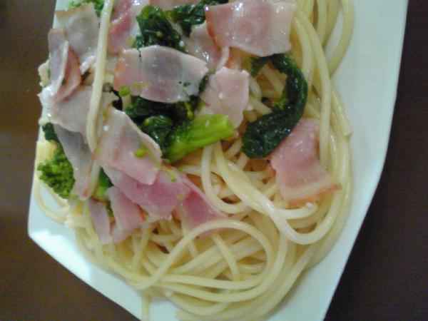 菜の花とベーコンのパスタ
