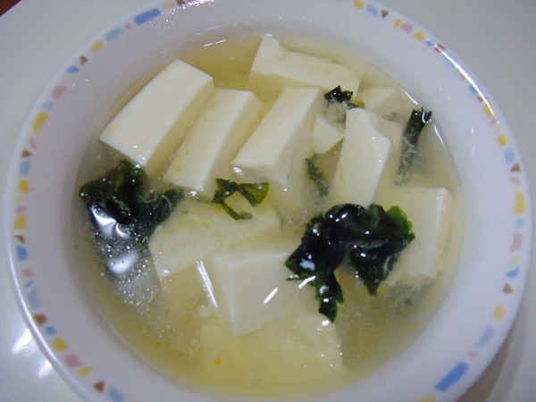 豆腐とわかめのスープ
