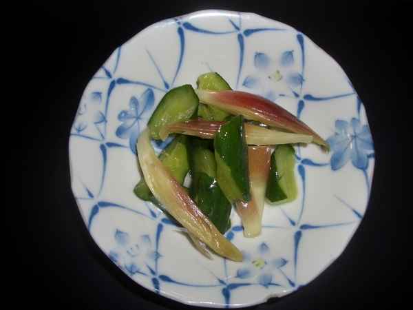 ミョウガとキュウリの中華風和え物