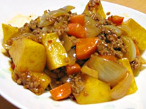 麻婆茄子の素を使って♪♪肉じゃが風♪